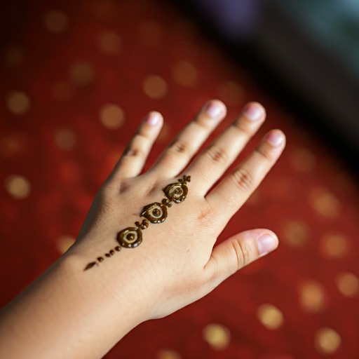 Cute Easy mehndi designs for kids
