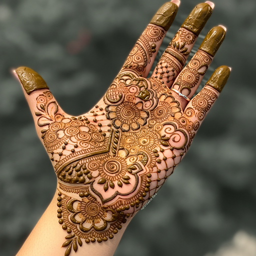 Simple and beautiful mehndi design for your any look