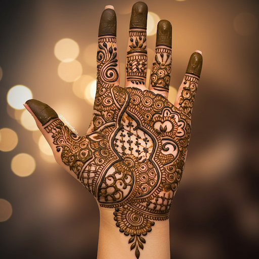  A henna design that evokes a sense of timelessness