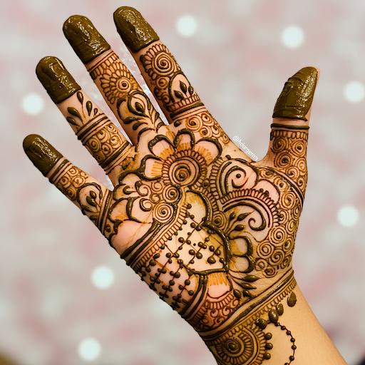 Mehndi design which illustrates good luck and beautiful patterns